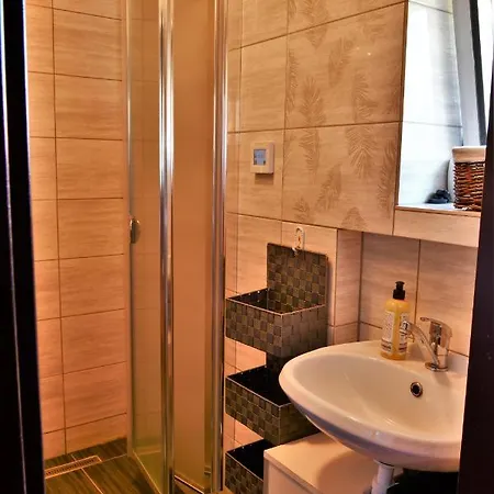 Chaloupka U Lišáka Lodge Snezne (Hradec Kralove)