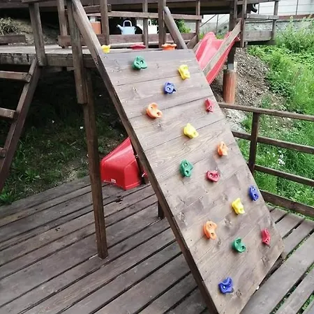 Chaloupka U Lišáka Lodge *