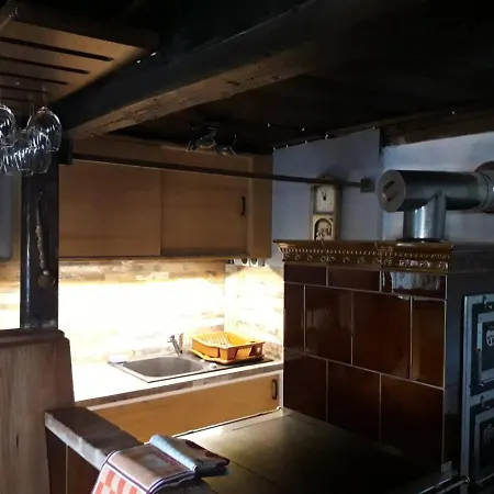 Chaloupka U Lišáka Snezne (Hradec Kralove)