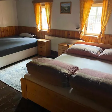 Chaloupka U Lišáka Snezne (Hradec Kralove)
