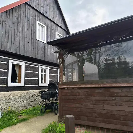 Chaloupka U Lišáka Lodge *