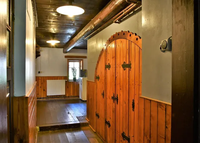 Chaloupka U Lišáka Alojamento de Turismo Selvagem Snezne (Hradec Kralove)