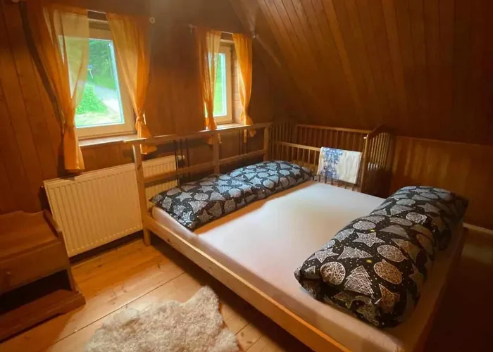Chaloupka U Lišáka * Snezne (Hradec Kralove)