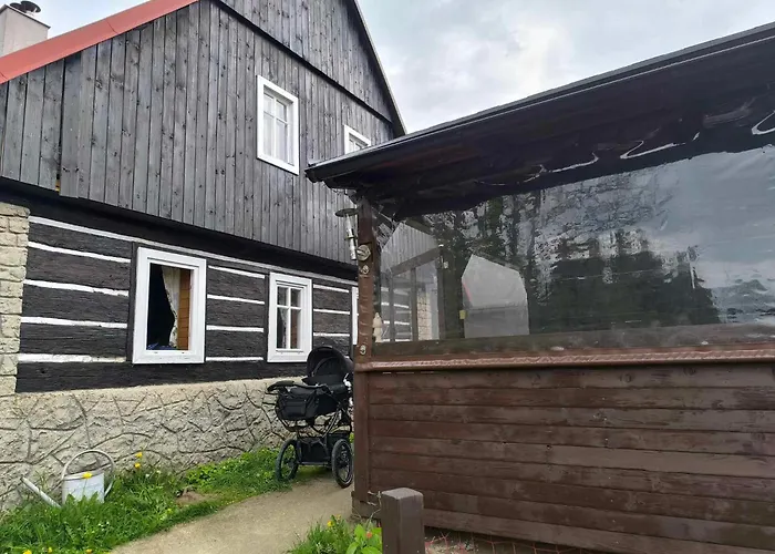 Chaloupka U Lišáka Alojamento de Turismo Selvagem *